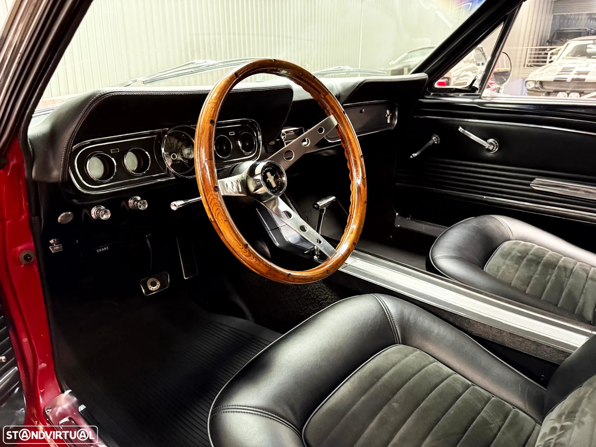 Ford Mustang - 23