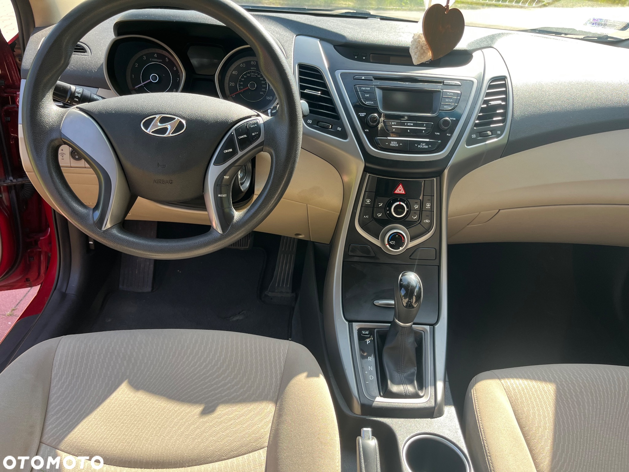 Hyundai Elantra - 19