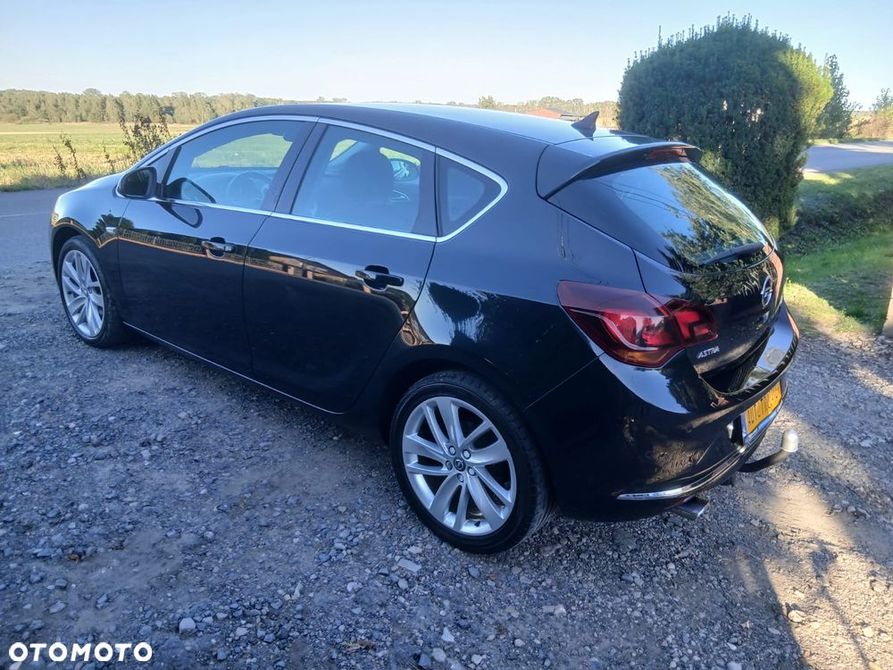 Opel Astra 1.4 Turbo Cosmo - 12