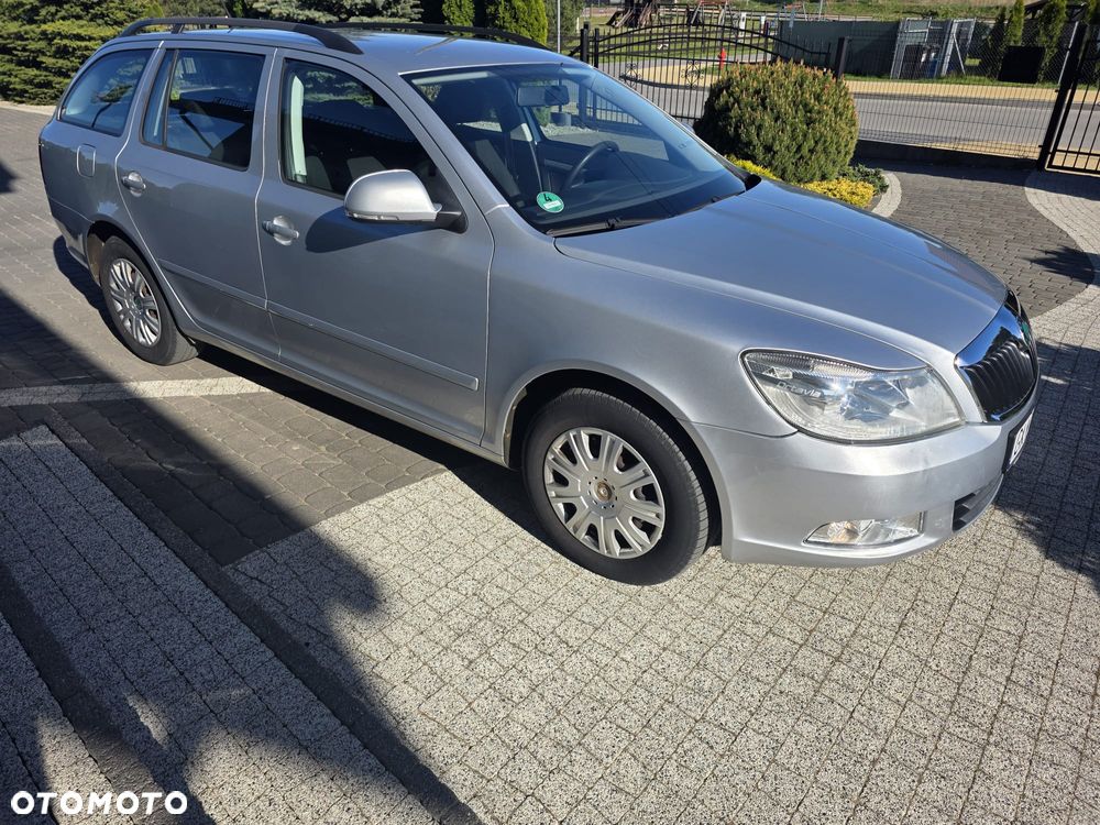 Skoda Octavia 1.6 TDI DPF Ambition - 4