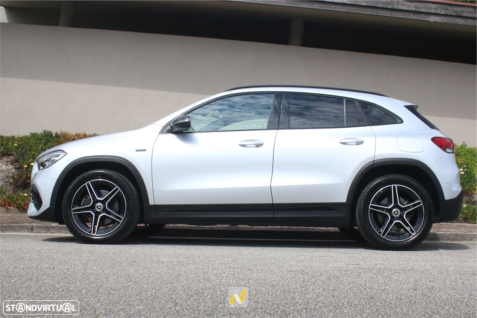 Mercedes-Benz GLA 250 e AMG Line - 2