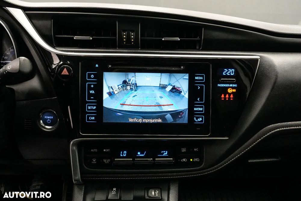 Toyota Auris 1.8 L VVT-i Sol + - 20