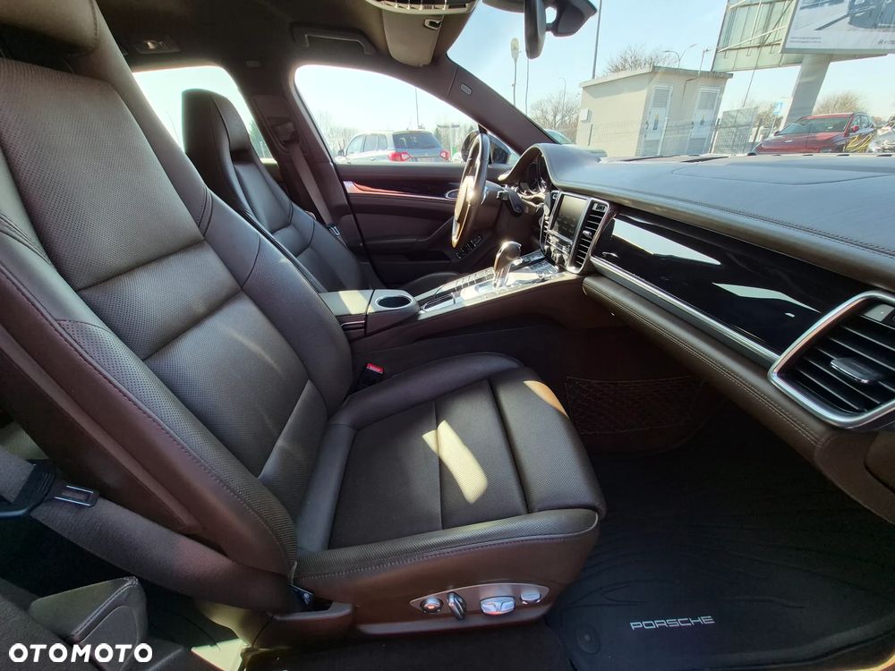 Porsche Panamera 4 Edition - 17