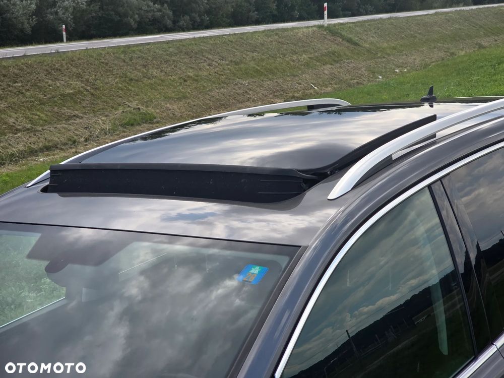 Volkswagen Touran 2.0 TDI SCR Highline - 10