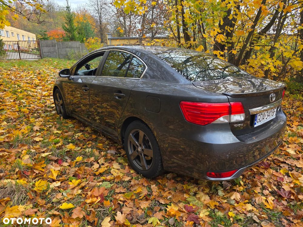 Toyota Avensis - 2