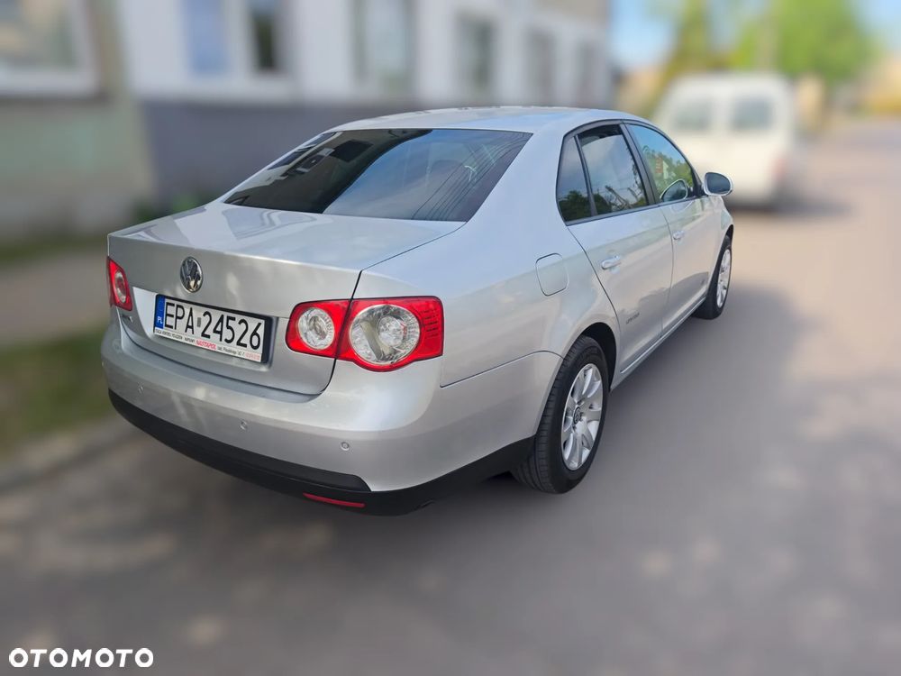 Volkswagen Jetta 1.6 United - 4