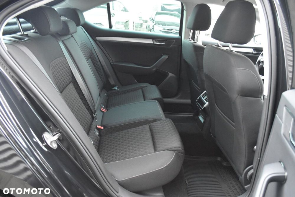 Skoda Superb 2.0 TDI SCR Ambition DSG - 29