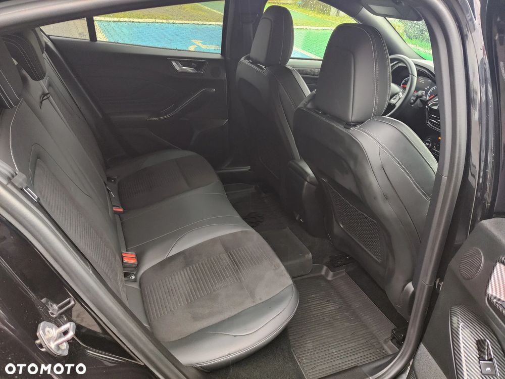 Ford Focus 2.3 EcoBoost ST-3 - 18
