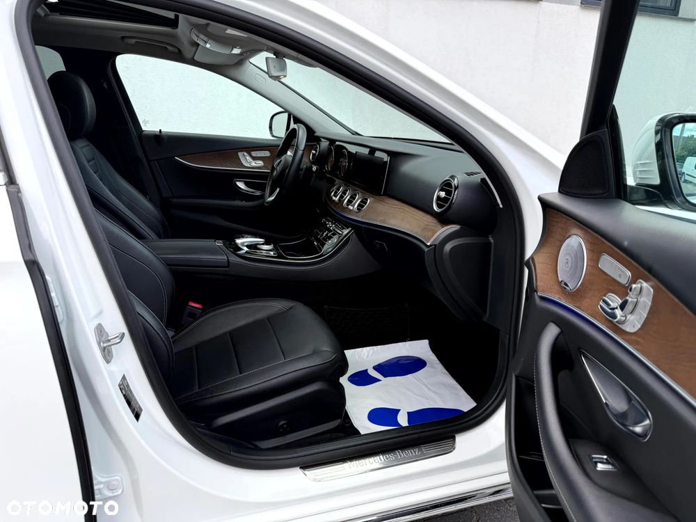 Mercedes-Benz Klasa E 220 d 9G-TRONIC Exclusive - 22