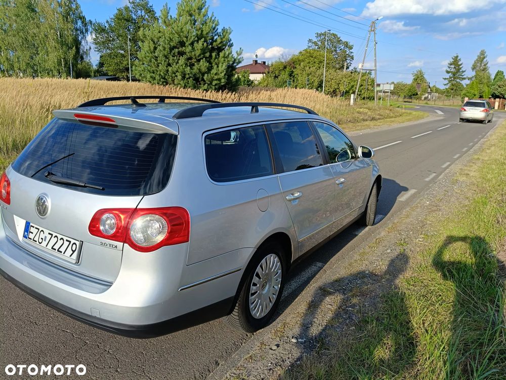 Volkswagen Passat 2.0 TDI DPF Highline - 5
