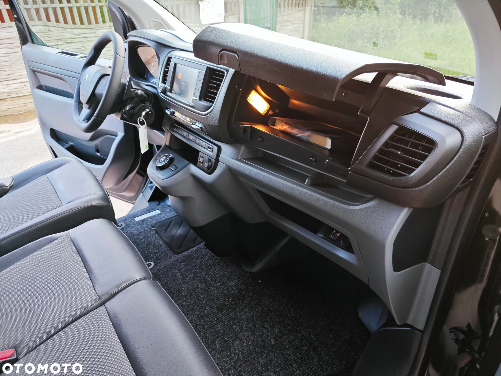 Peugeot EXPERT L2H1 LONG AUTOMAT 2.0 180KM DUŻY SERWIS - 33