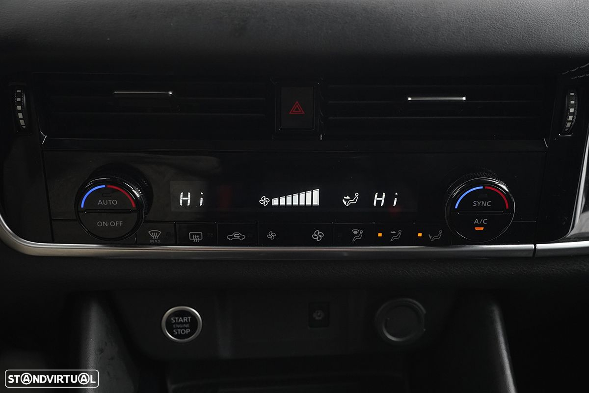 Nissan Qashqai 1.3 DIG-T N-Connecta Xtronic - 13