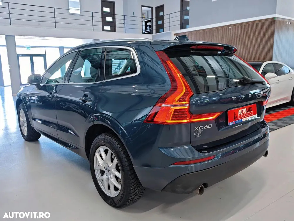 Volvo XC 60 T8 Twin Engine AWD Geartronic Momentum - 4