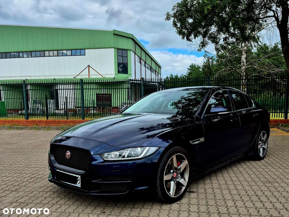 Jaguar XE - 2