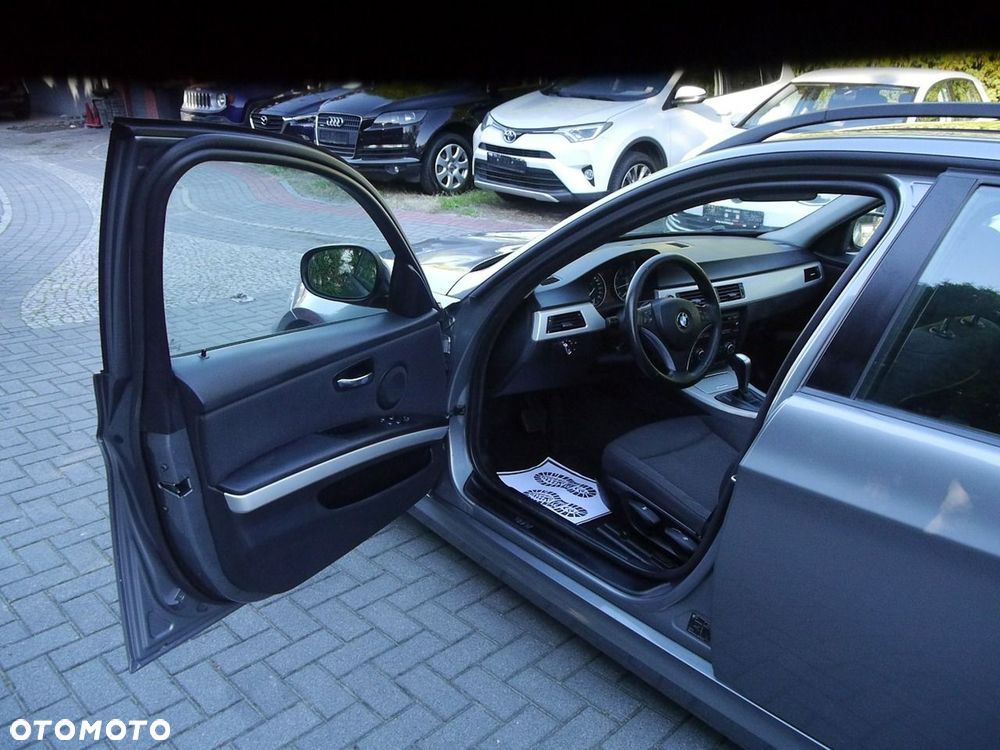 BMW Seria 3 318i Edition Sport - 37