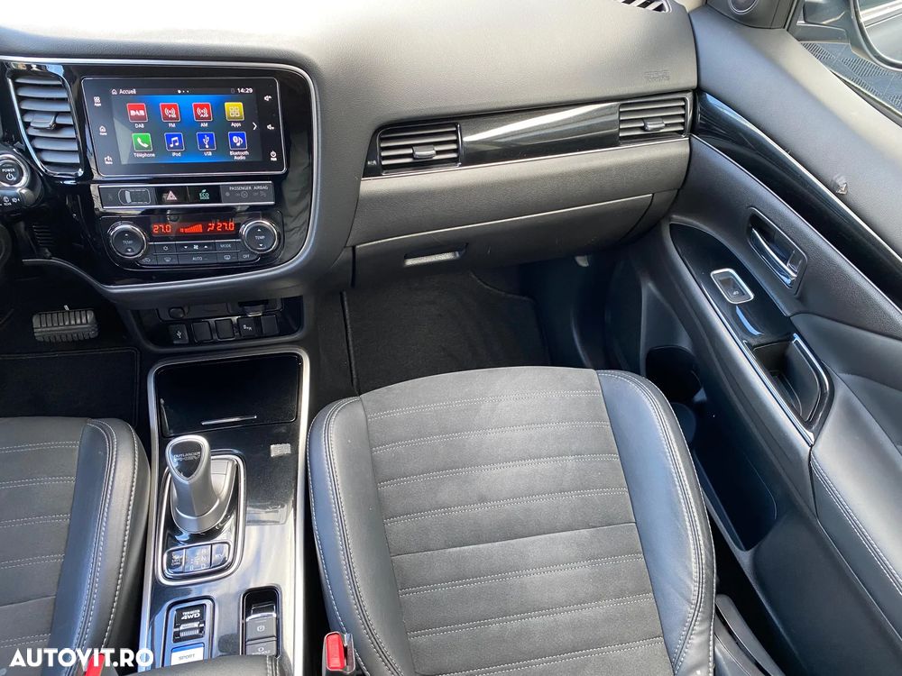 Mitsubishi Outlander - 25
