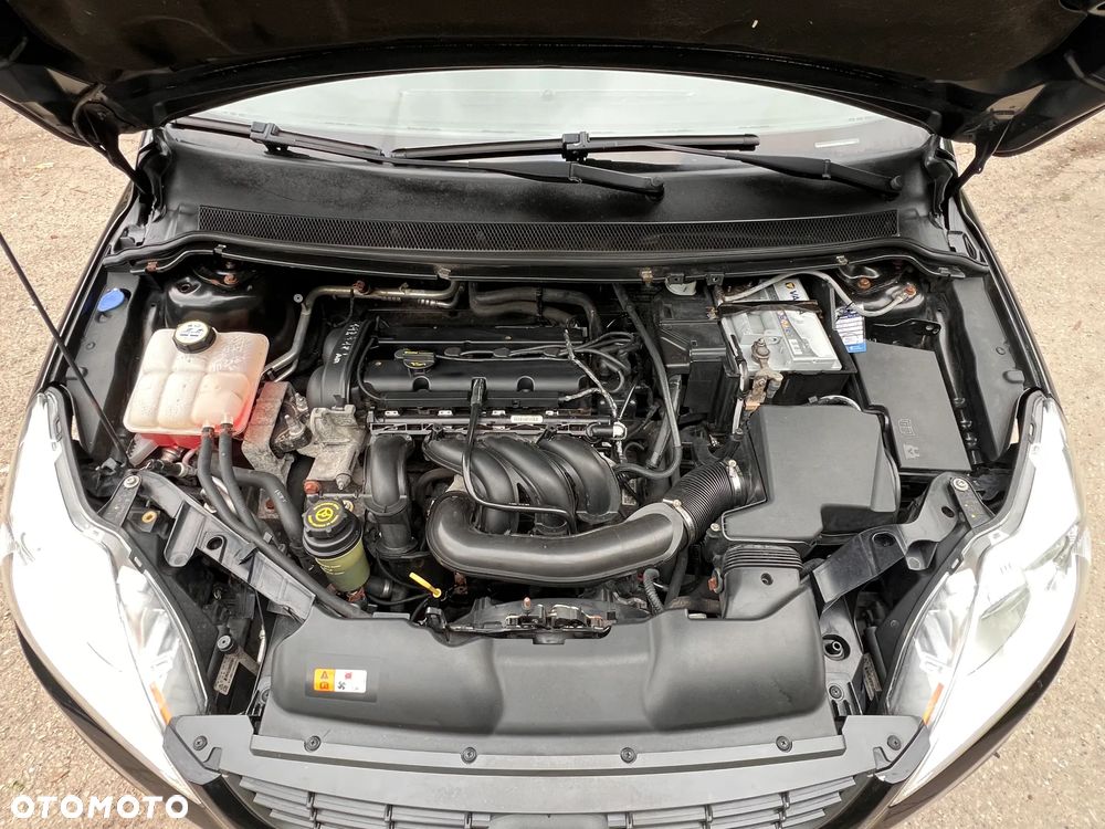 Ford Focus 1.6 Trend - 32