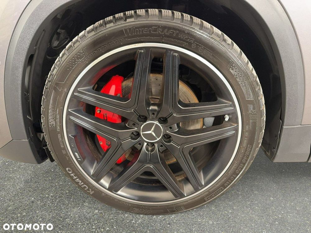 Mercedes-Benz GLA - 11