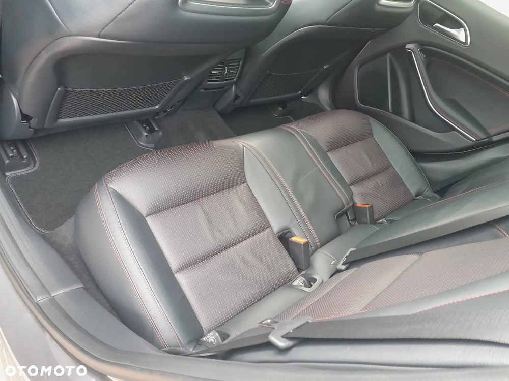 Mercedes-Benz GLA Diesel AMG Line - 12
