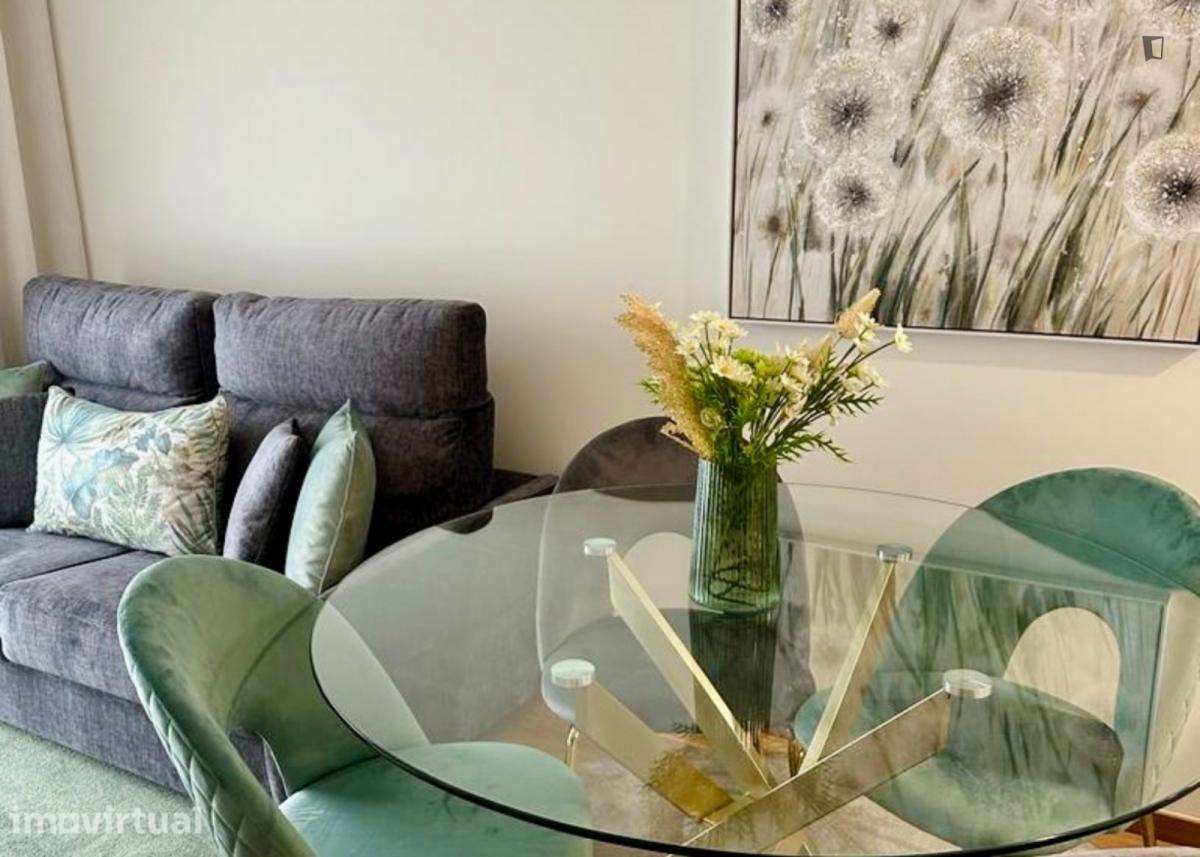 Apartamento com 1 quartos - localizado em Paranhos Porto - Grande imagem: 4/19