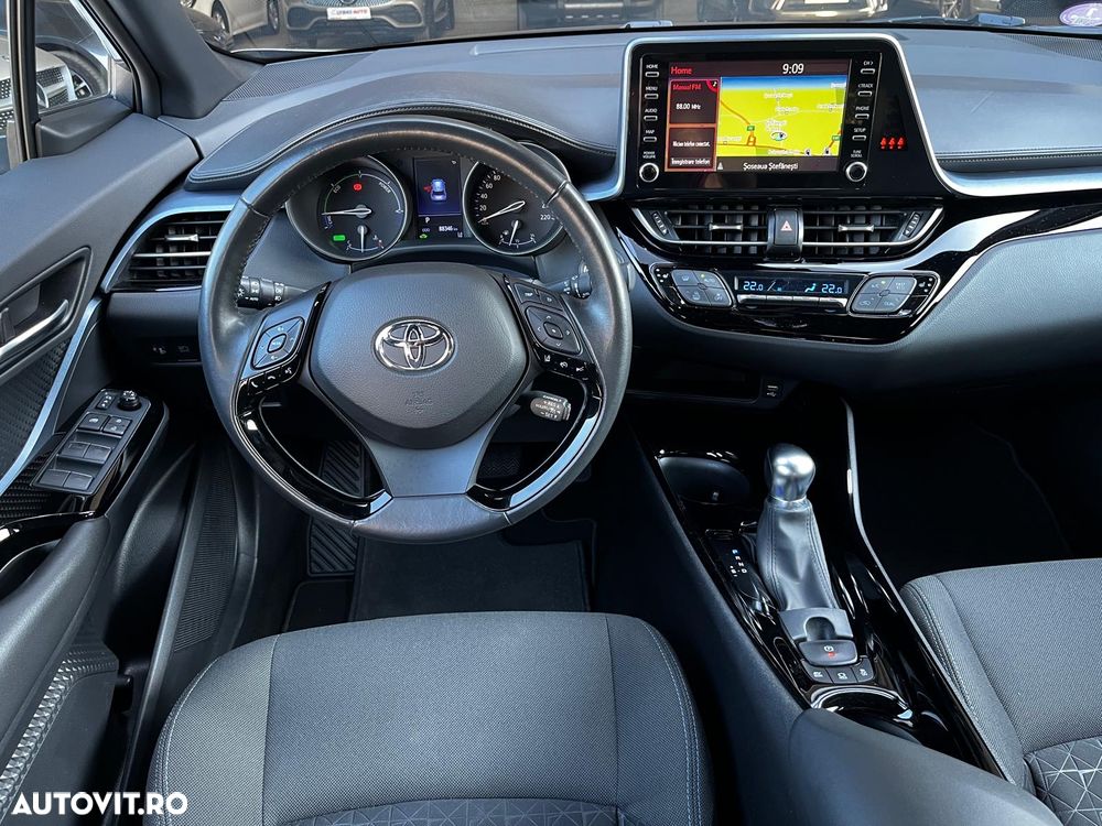 Toyota C-HR 2.0 Hybrid Team Deutschland - 14