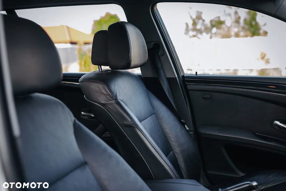 BMW Seria 5 525d Touring - 19