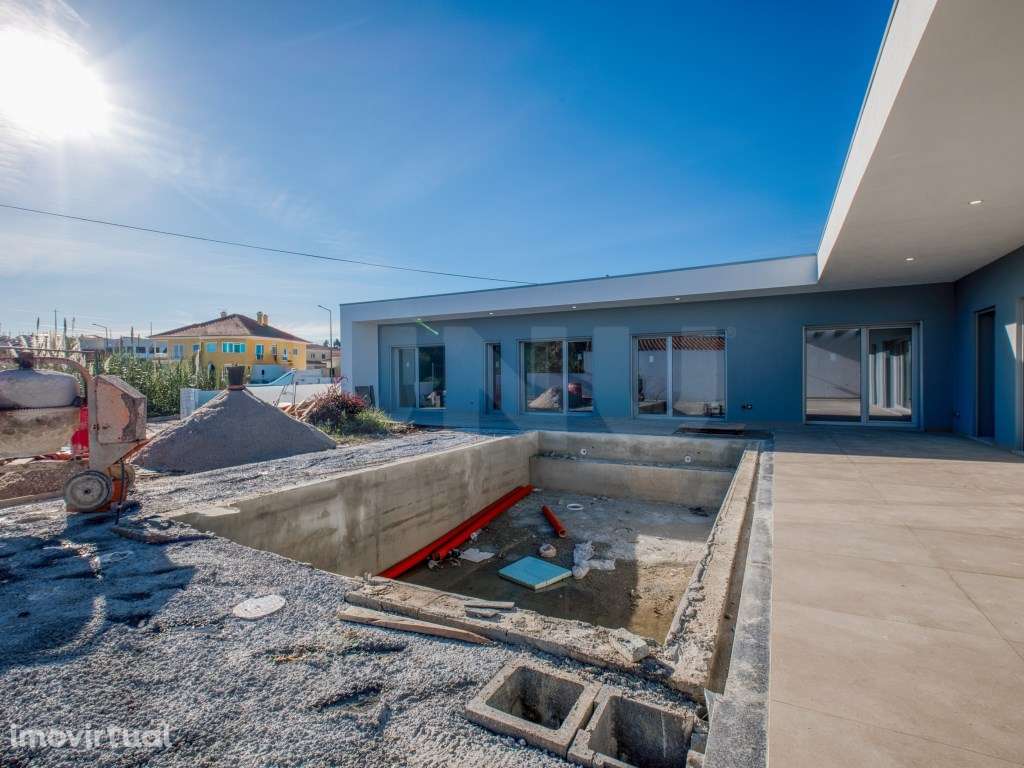 Moradia T4, para venda, em Nadadouro, Caldas da Rainha - Grande imagem: 4/16