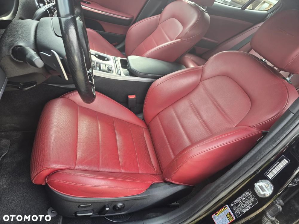 Kia Stinger - 28