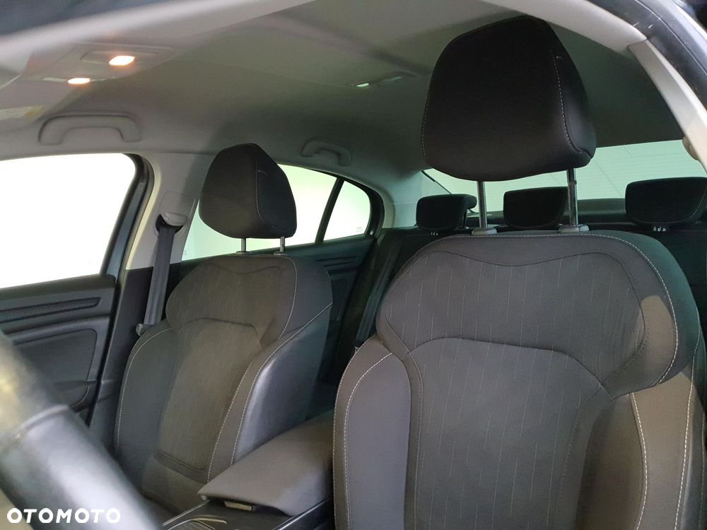 Renault Megane 1.5 Blue dCi Intens EDC - 11