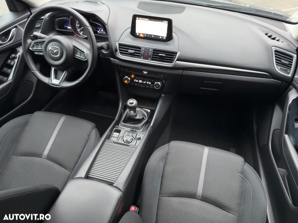 Mazda 3 G120 Revolution - 17