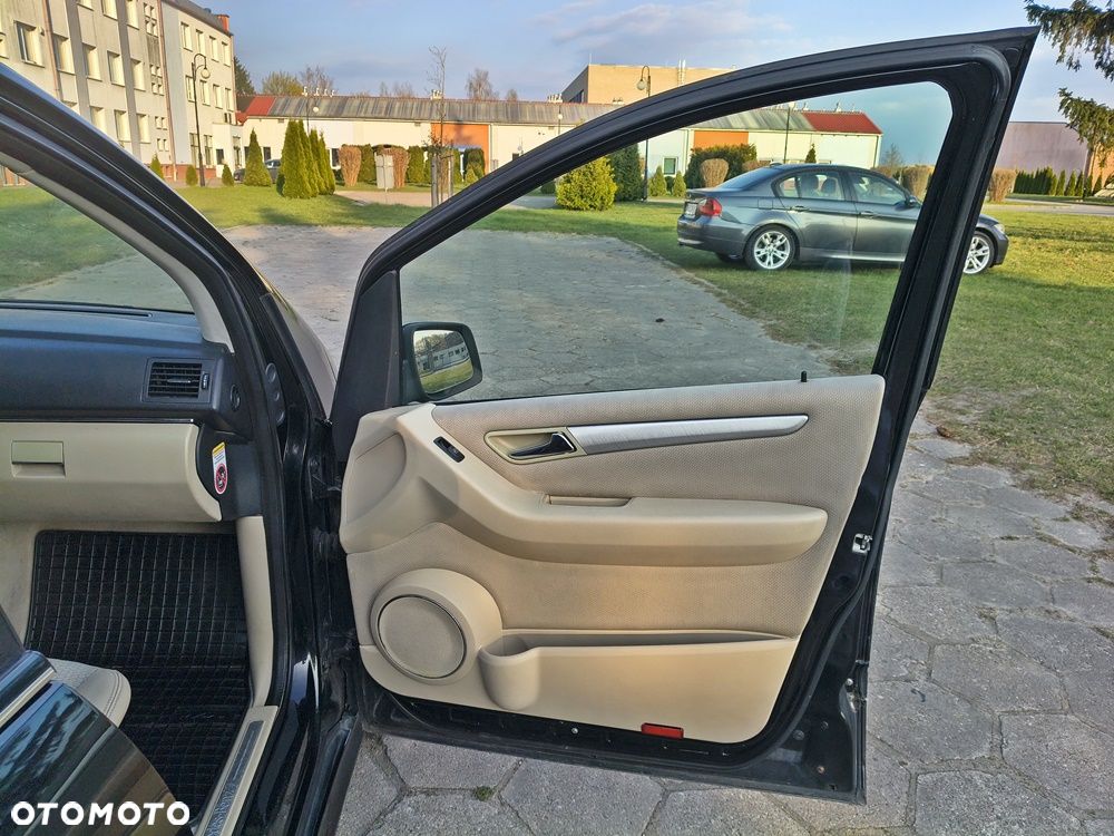 Mercedes-Benz Klasa B 180 CDI Special Edition - 25