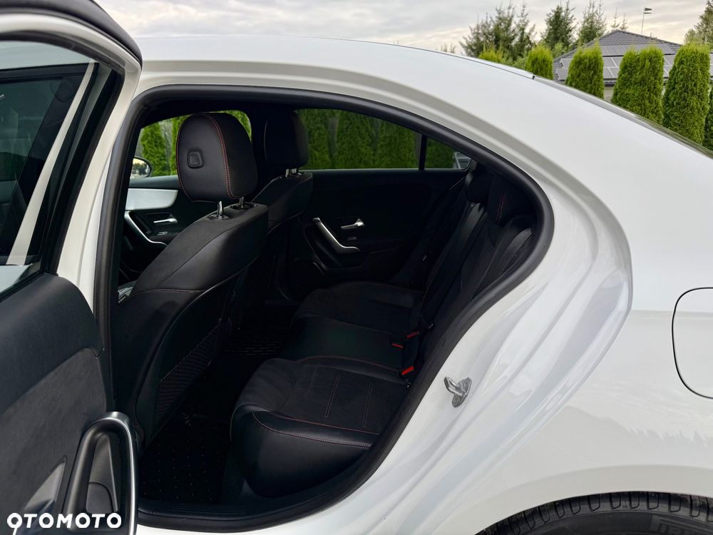 Mercedes-Benz Klasa A 200 d AMG Line - 18
