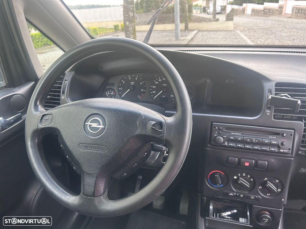 Opel Zafira 1.8 16V Elegance - 4