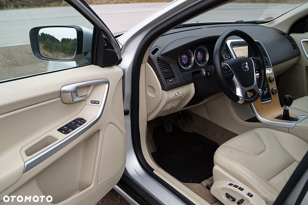 Volvo XC 60 D4 Edition Pro - 17