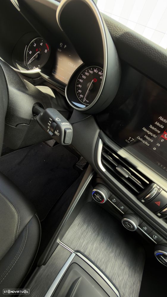 Alfa Romeo Giulia 2.2 D Sprint AT8 - 32