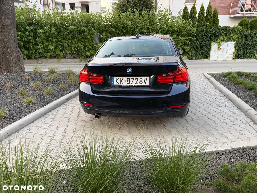 BMW Seria 3 316i - 4