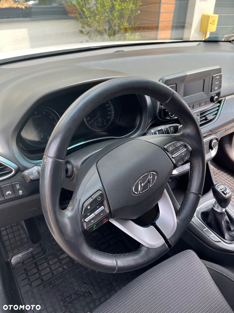 Hyundai i30 1.4 Classic + - 8