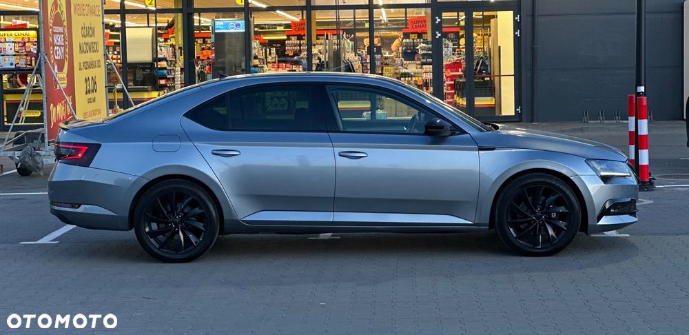 Skoda Superb 2.0 TDI Sportline DSG - 8