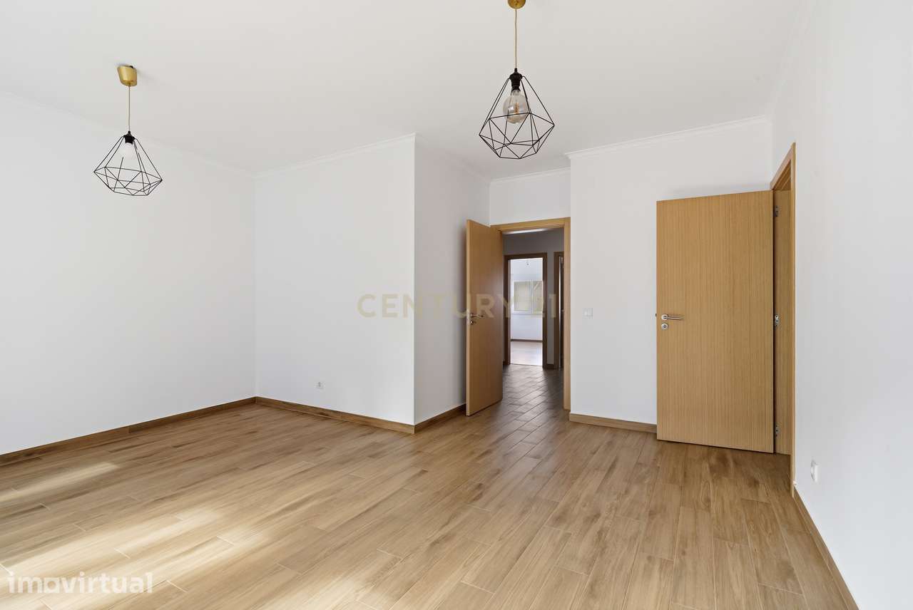 Apartamento T3 Totalmente Renovado no Centro da Ericeira - Grande imagem: 5/17