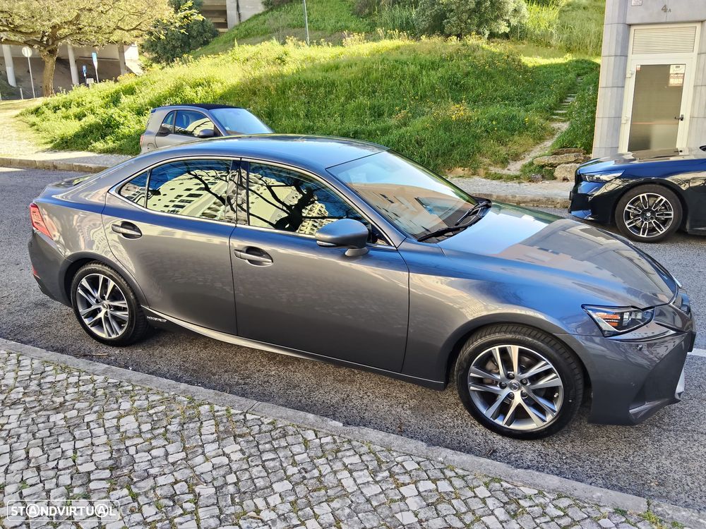 Lexus IS 300H Executive - 11