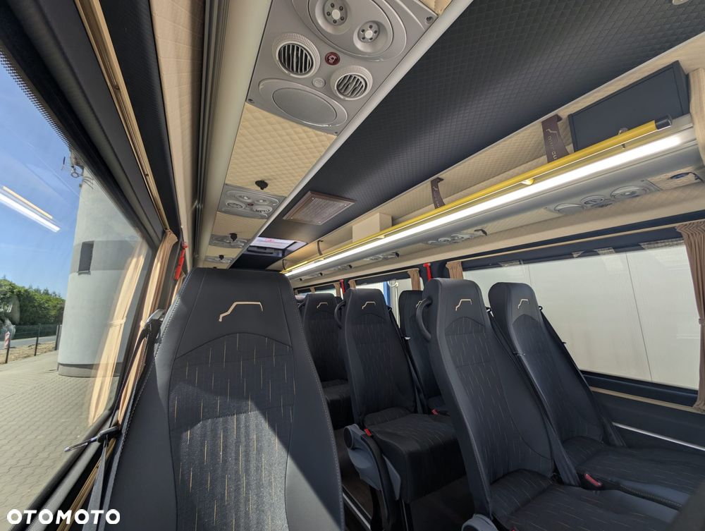 Mercedes-Benz Sprinter 519 - 30