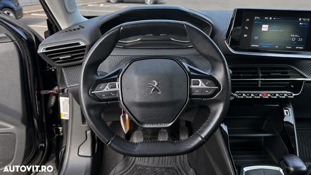 Peugeot 2008 1.2 L PureTech STT Allure - 18