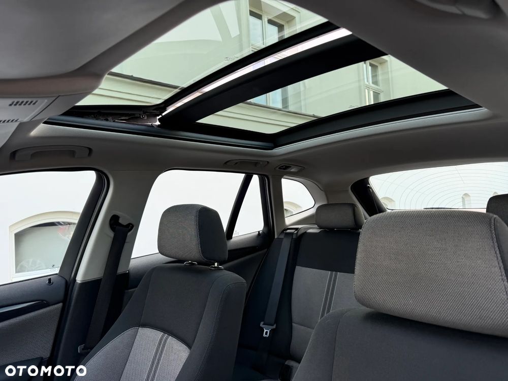BMW X1 xDrive18d Sport Line - 18