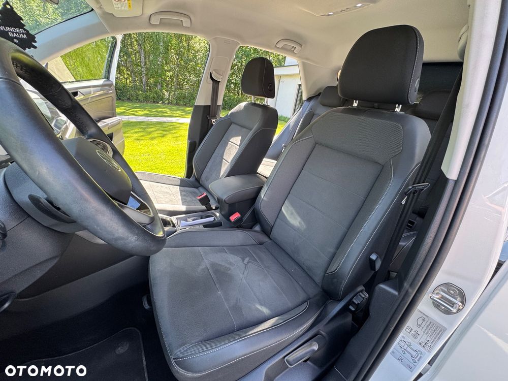 Volkswagen T-Roc - 14