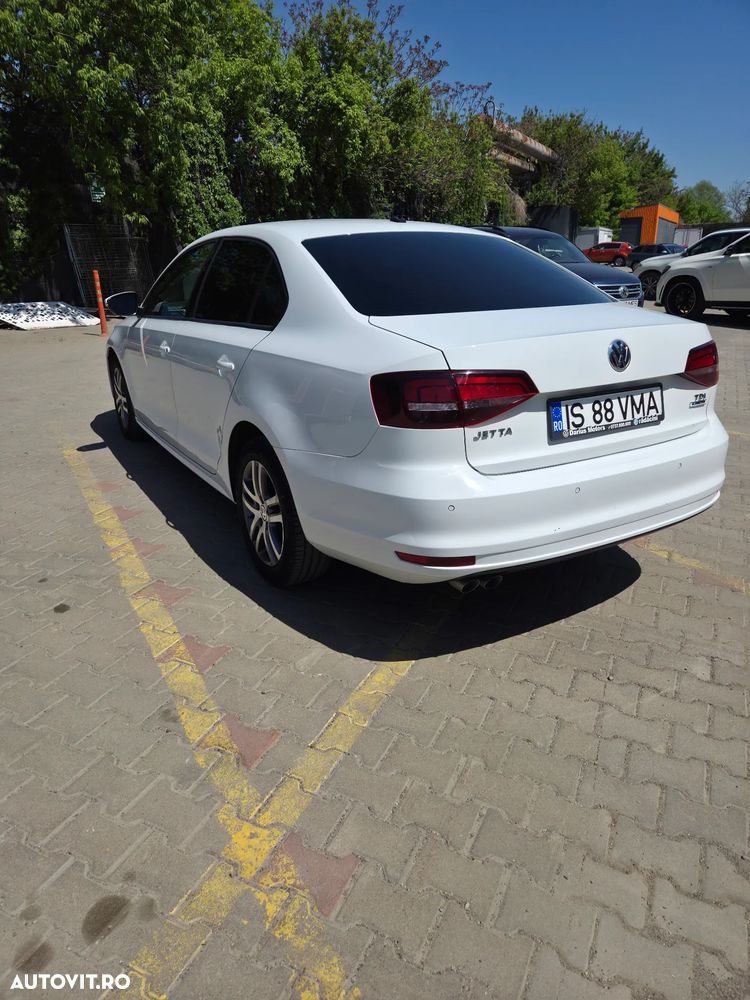 Volkswagen Jetta 2.0 TDI Comfortline - 6