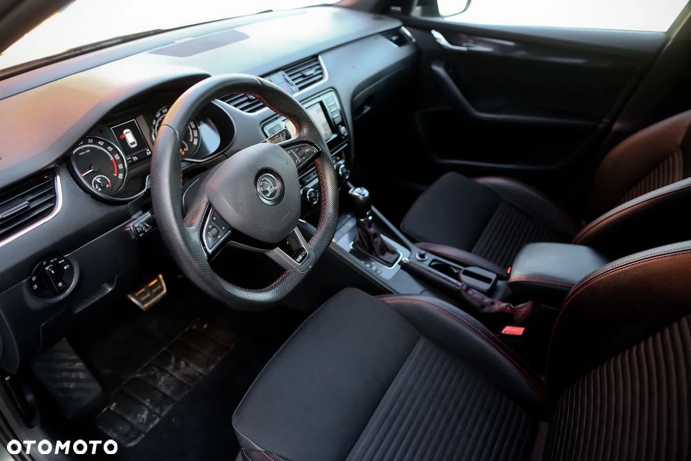 Skoda Octavia 2.0 TDI DSG RS - 18