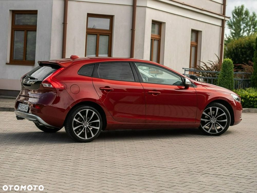 Volvo V40 D4 Kinetic - 17