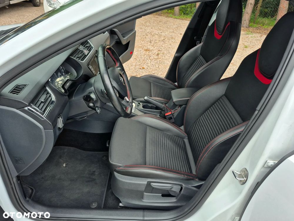 Skoda Octavia 2.0 TDI DSG RS - 15