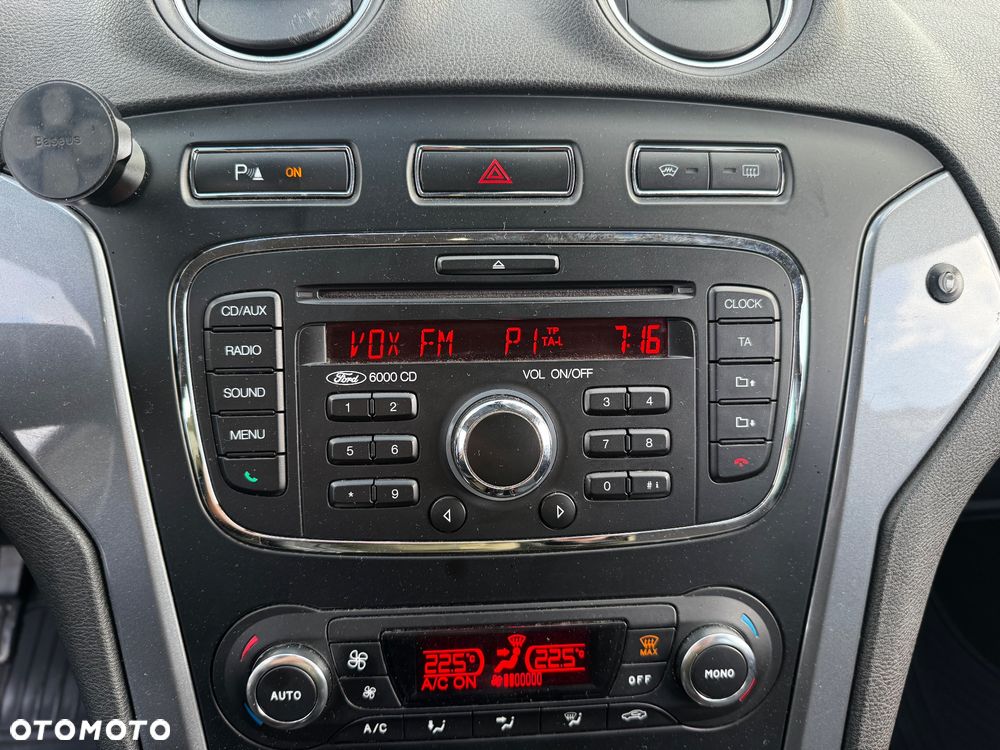 Ford Mondeo 1.6 Gold X - 28