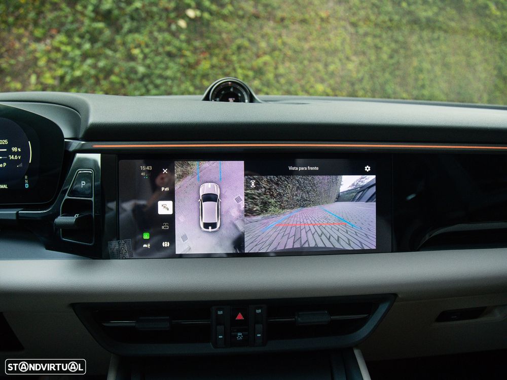 Porsche Macan Electric 4 - 32